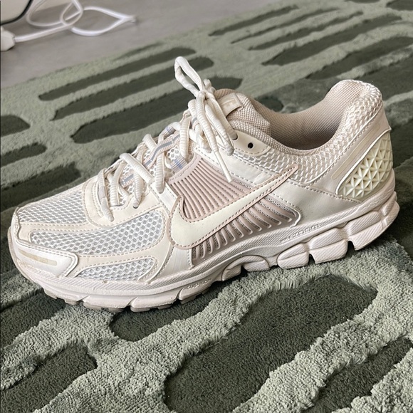 Nike Vomero 5 // Women’s Size 9 - Picture 7 of 8